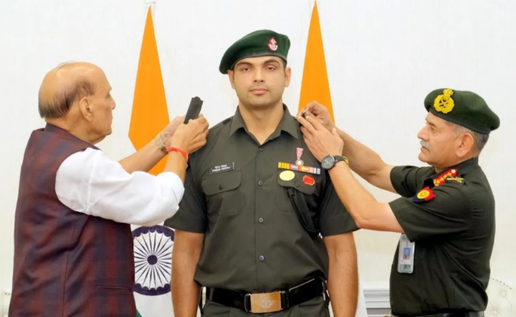 नीरज चोपड़ा (Neeraj Chopra): मानद लेफ्टिनेंट कर्नल (16 अप्रैल 2025 से प्रभावी)